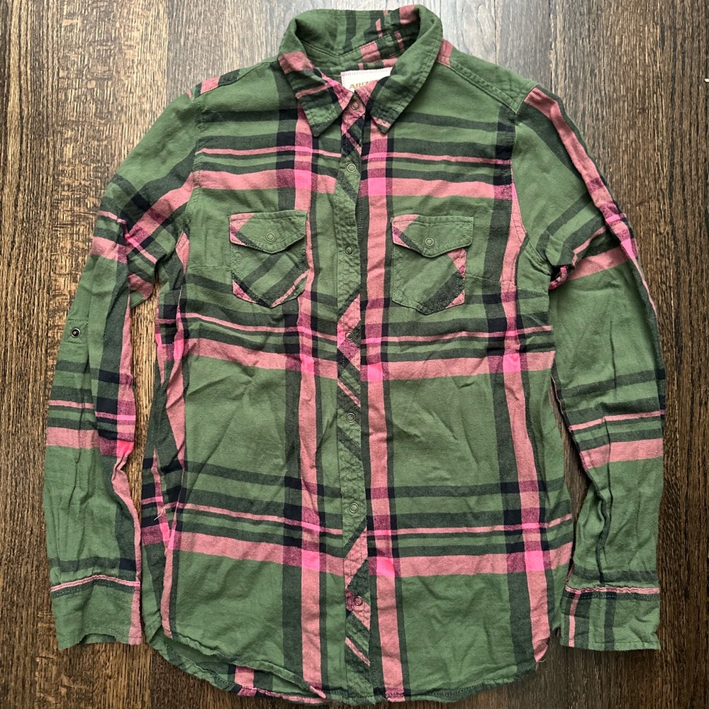 2/$10. Long Sleeve Plaid Shirt. Arizona Jean Company.  Size S.